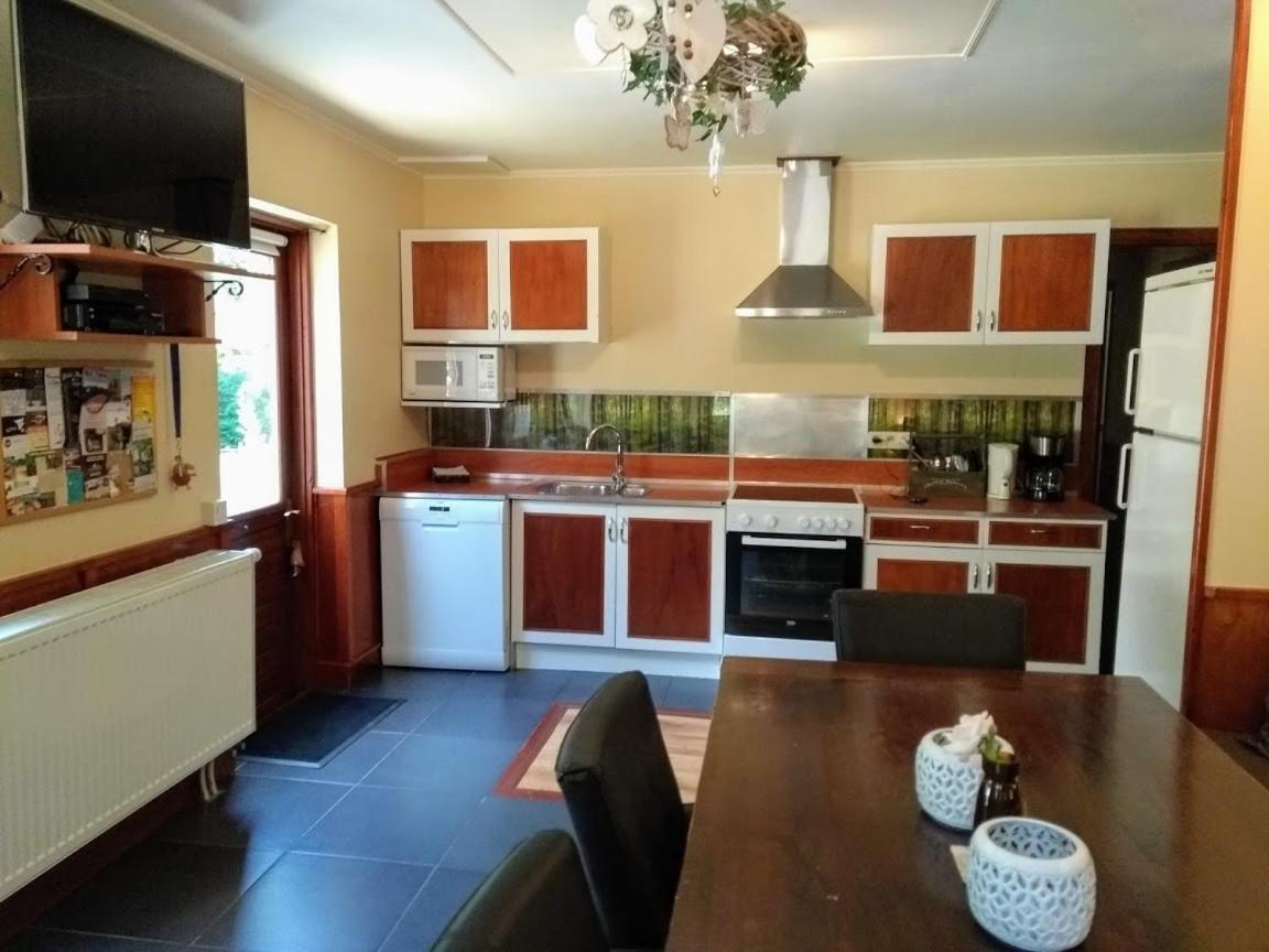 Holiday Home"Monsieur Nips" Érezée المظهر الخارجي الصورة
